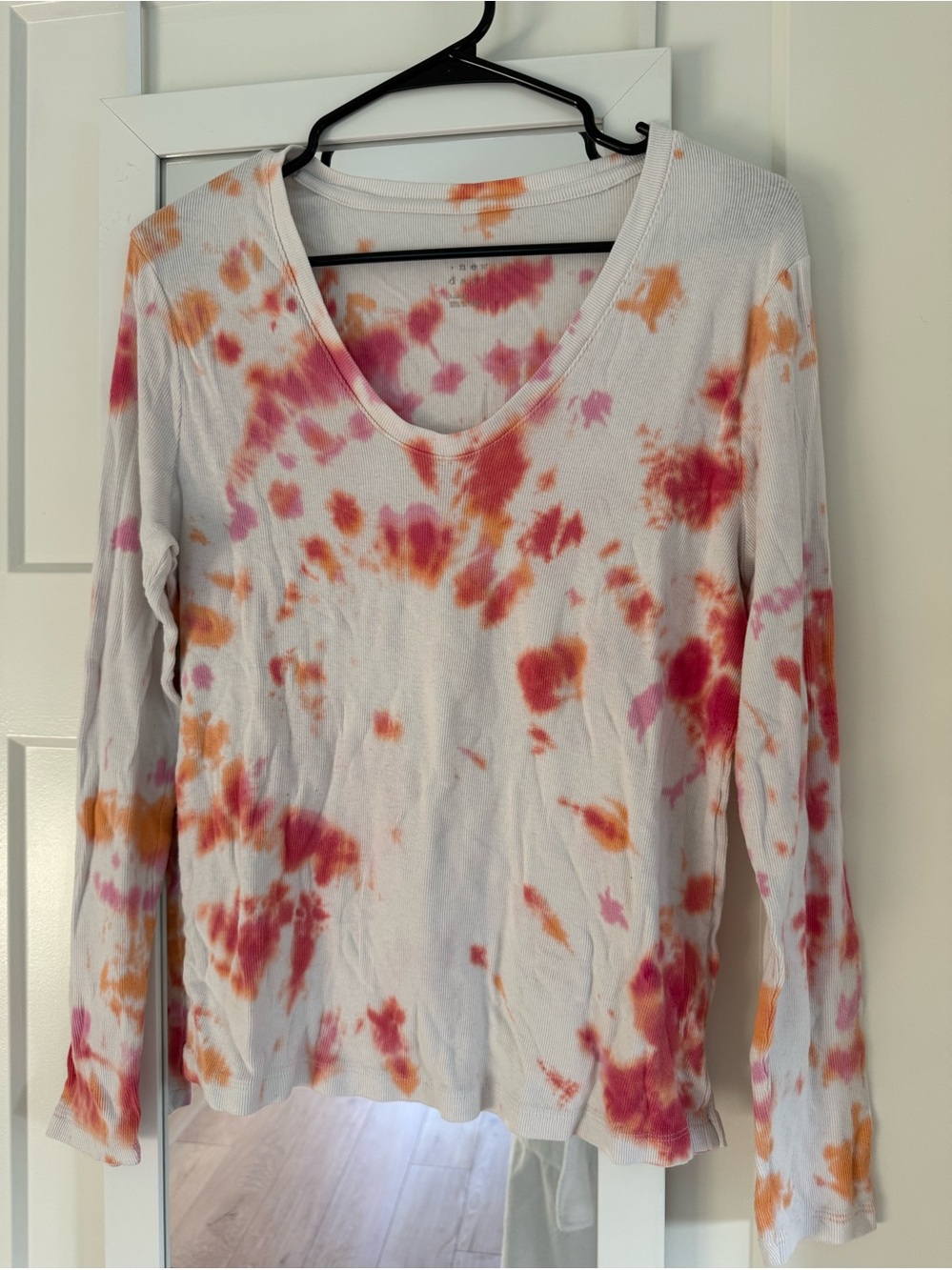 Women’s Long-Sleeve Tie-Dye V-Neck Top in Pink & Orange A New Day Sz L
